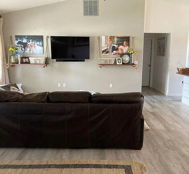 2685 NE Haskett Pl — Photo 4