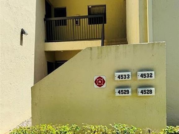 4th image of 4529 Carambola Cir S #4529