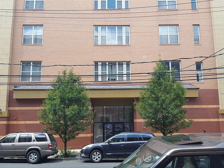 5005 Palisade Plaza — Photo 26