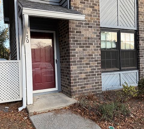 4th image of 2450 Woodstock Ave