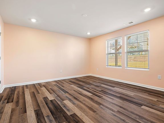 2nd image of 3032 Castle Loch Ln