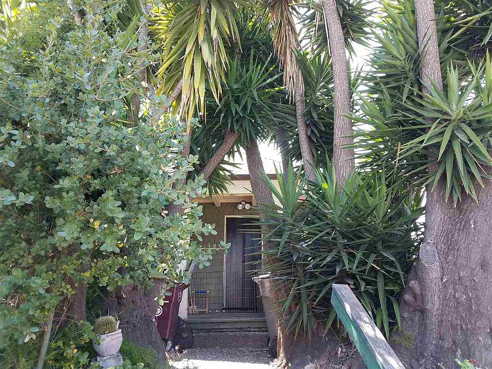 2nd image of 4357 Albert St