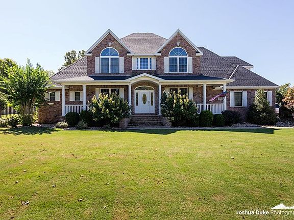 3rd image of 2404 Marylane Dr
