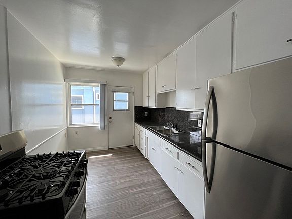5th image of 3718 Vinton Ave APT 5