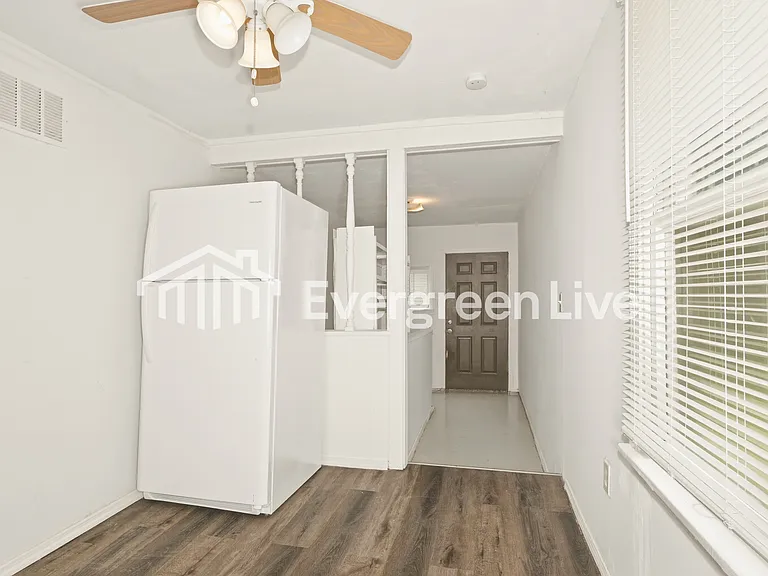 9064 Patrick Dr — Photo 9