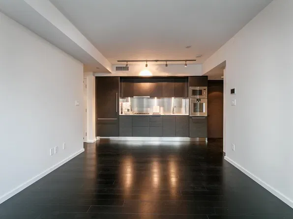 1151 Georgia St W, Vancouver, BC