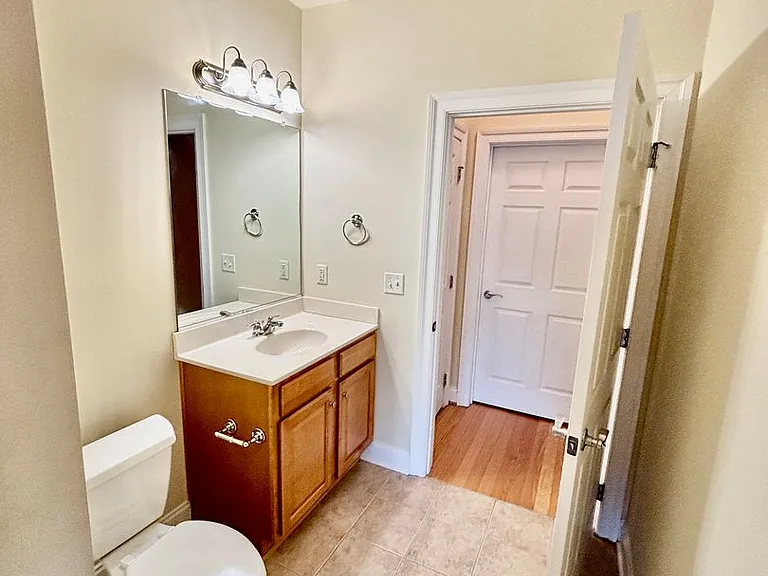 5215 Center St #103 — Photo 10