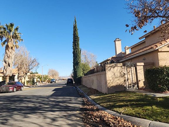3rd image of 16168 Bridgewood Ln