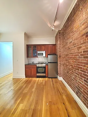 Rented by Nest Seekers International | media 7