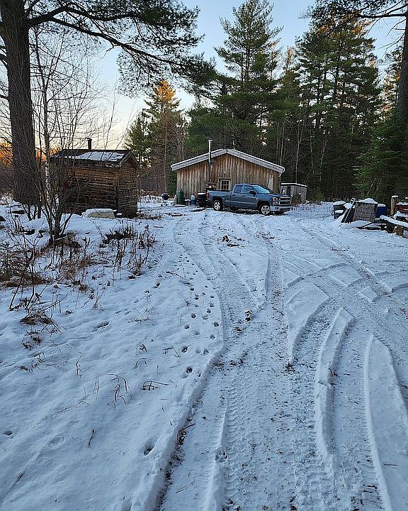 19400 W Black Creek Rd, Trout Lake, MI 49793 Zillow