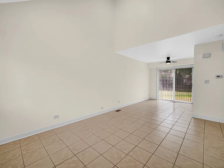 1807 Whitney Dr — Photo 4