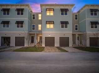 1285 Savona Dr NE, Saint Petersburg, FL 33702