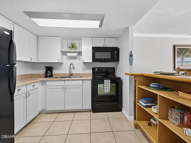 935 N Halifax Ave #410 — Photo 6