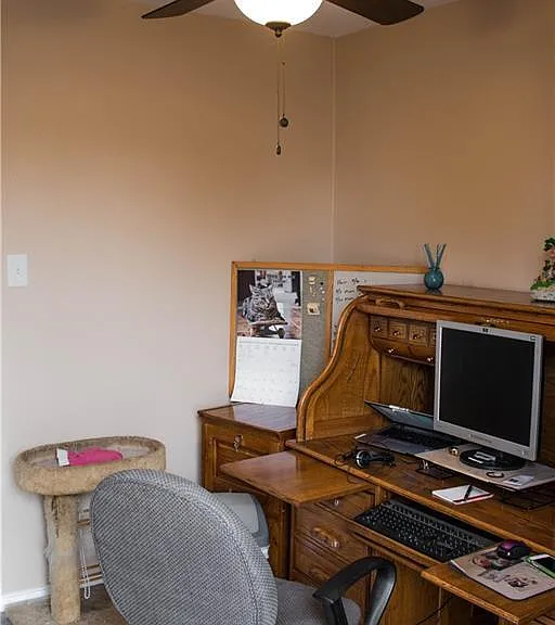 2202 Brookview Dr — Photo 9