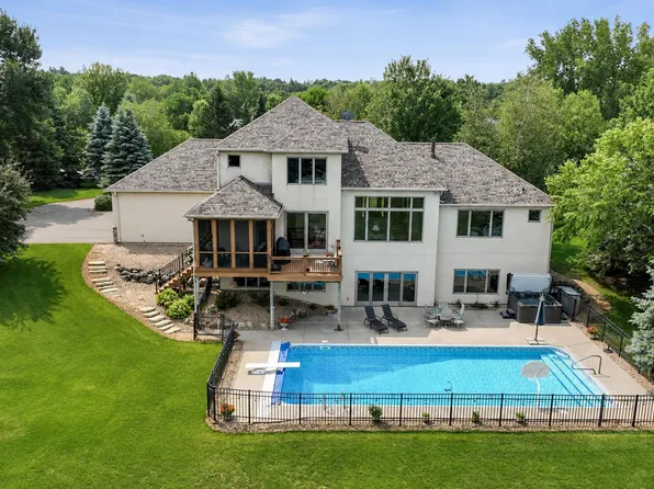 411 Emerald Ln, Saint Paul, MN 55115