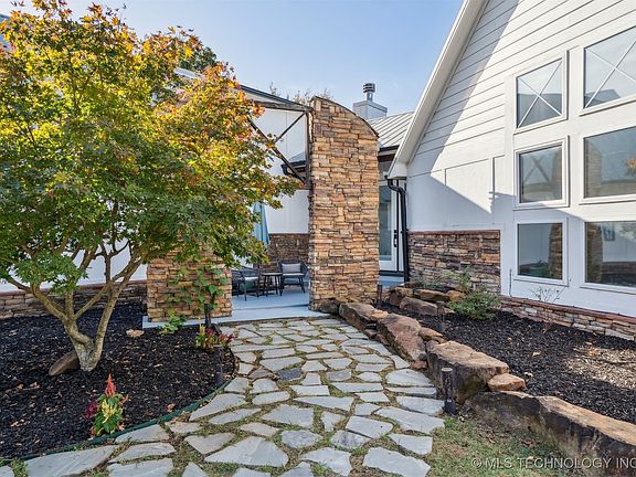 4th image of 74 Vista Ln