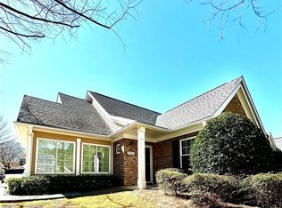 2805 Village Ln, Roswell, GA 30075