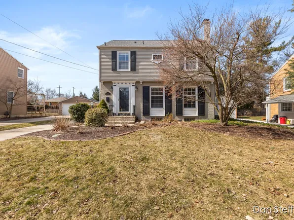 1547 Groton Rd SE, East Grand Rapids, MI 49506