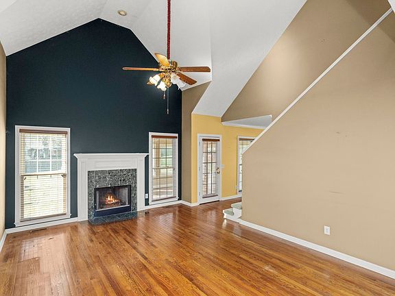 4th image of 2019 Drakes Hill Ct