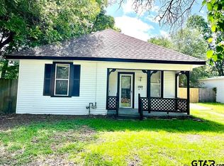 910 N Newsom St, Mineola, TX 75773