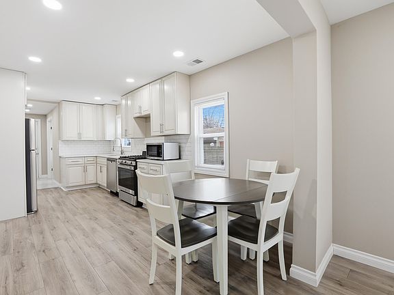 4th image of 3995 Cresthaven Dr