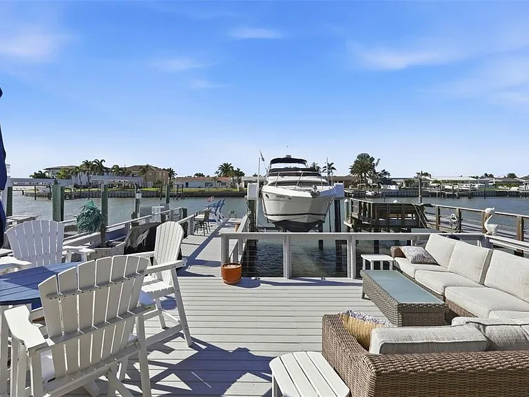 573 Boca Ciega Point Blvd N — Photo 29