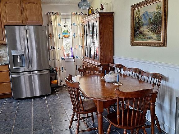 3rd image of 101 Lenwood Ct