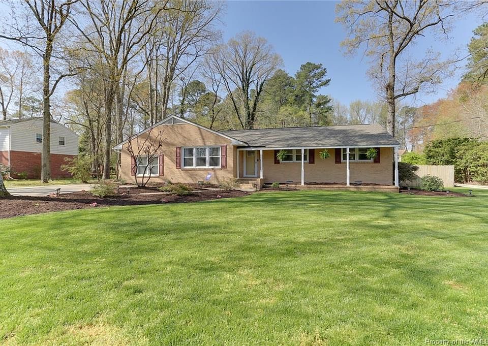 1st image of 304 Carol Dr