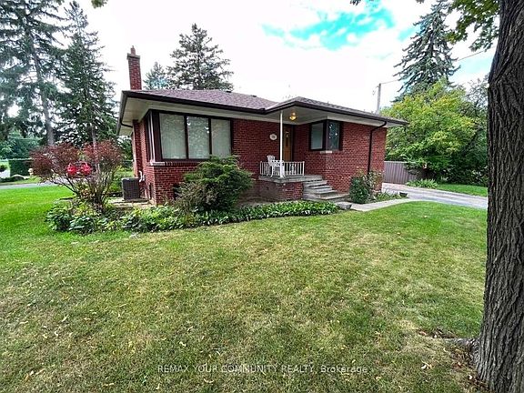 2nd image of 72 Lloyd Manor Rd