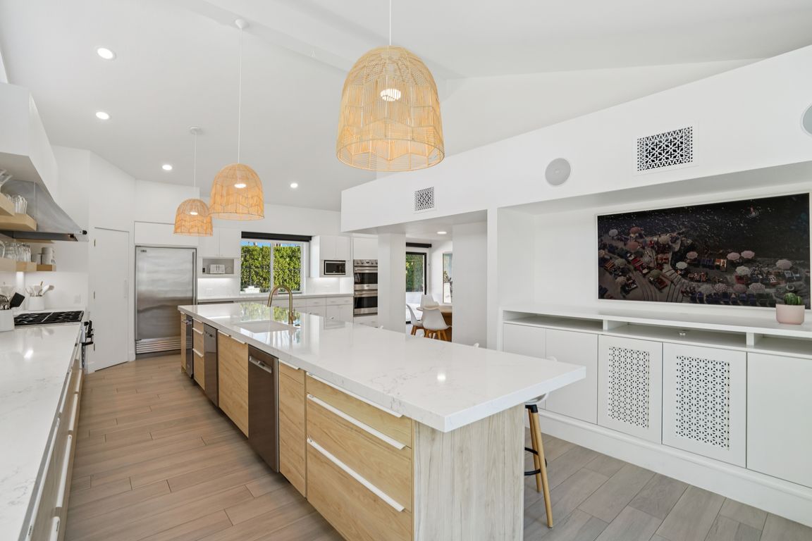 next background image