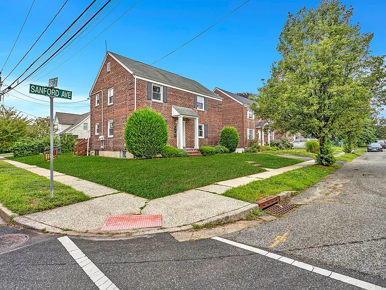 401 Sanford Ave — Photo 17
