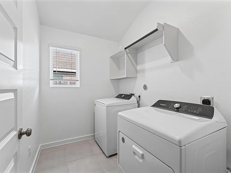 10520 Deussen Ln — Photo 23