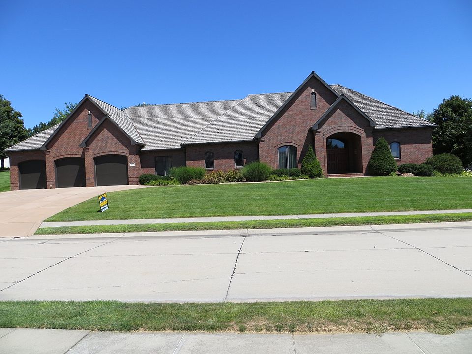 1st image of 804 Western Hills Dr