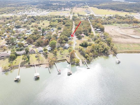 404 Haralson Ln, West Tawakoni, TX 75474