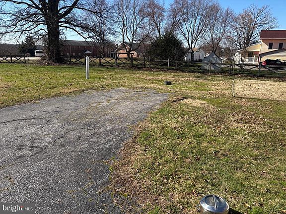 4th image of 609 Philadelphia Rd