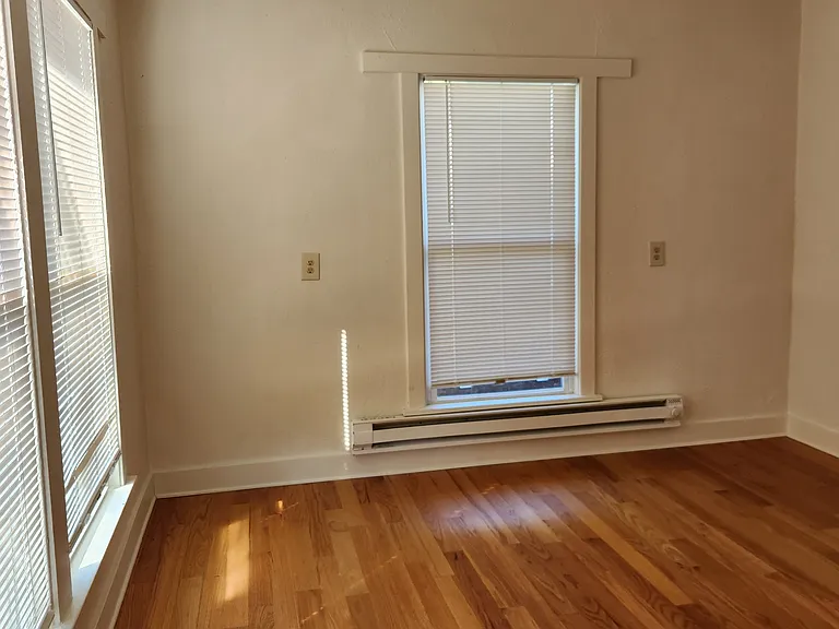 15212 Washington Ave SW — Photo 5