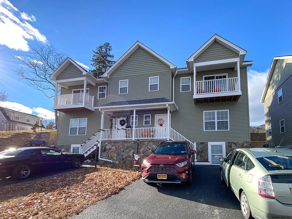 1st image of 37 Dieskau St