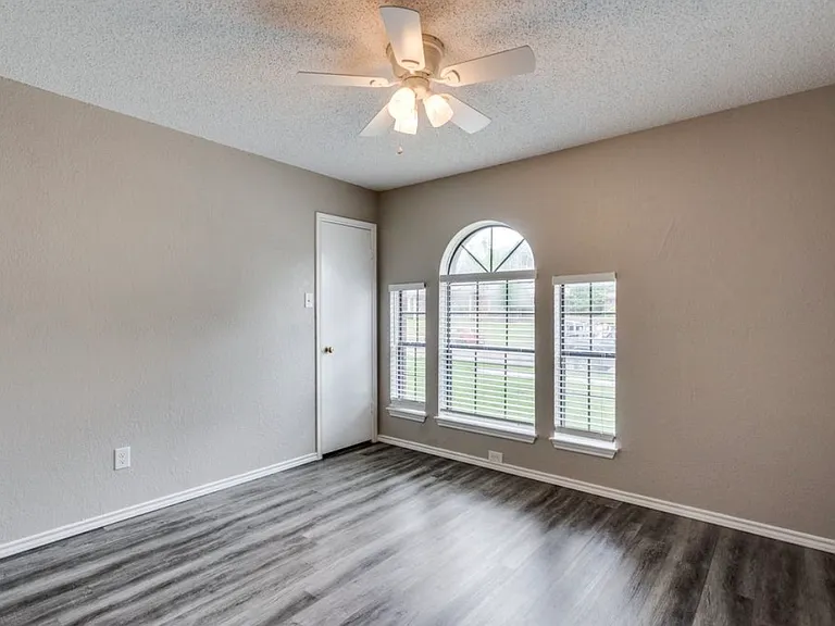 824 Simon Dr — Photo 13