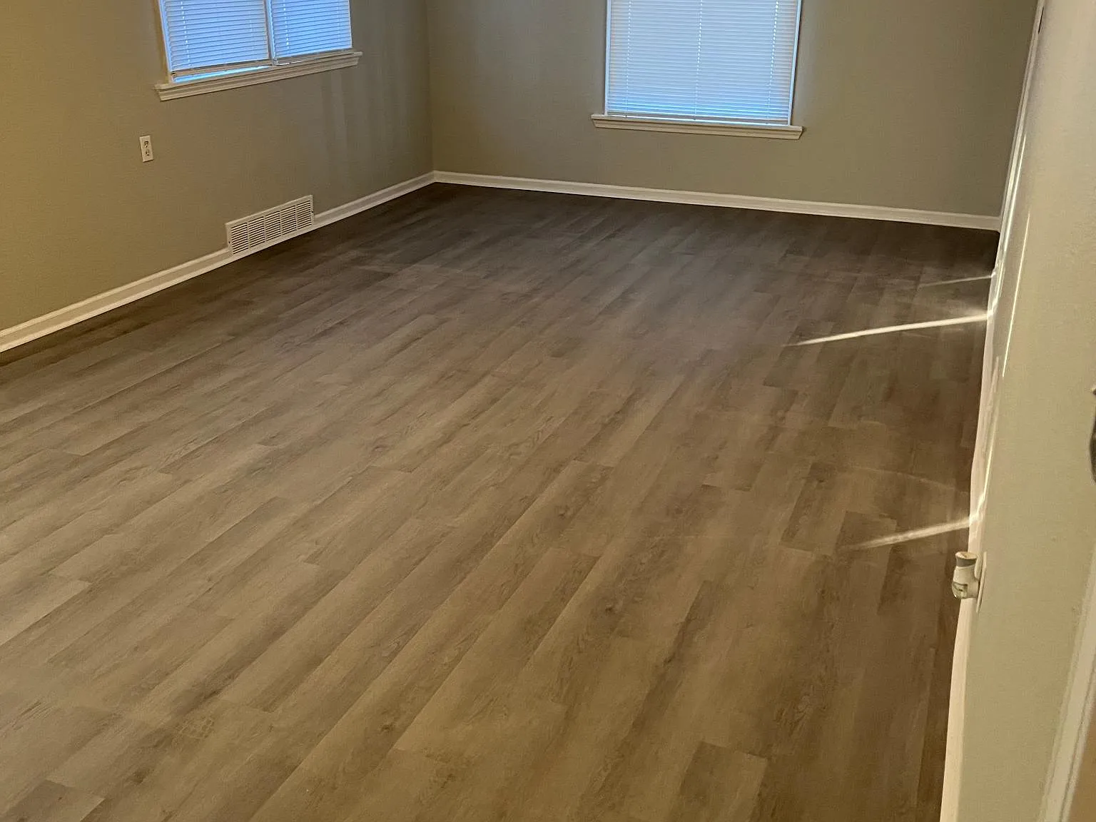 2 bed, 968 sqft, $1,250 — Photo 2