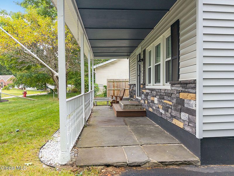 4th image of 159 Schoolhouse Road