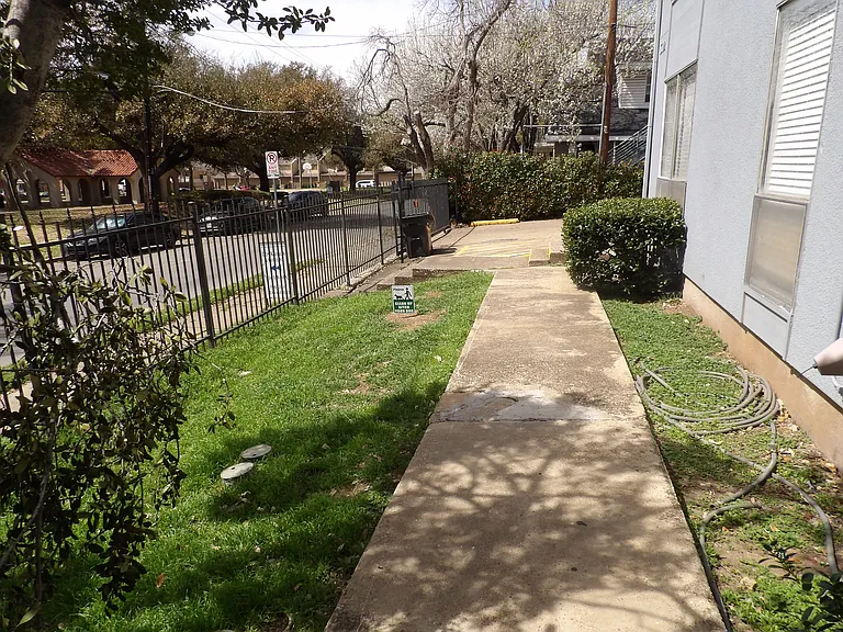 3100 Elizabeth St #101 — Photo 15