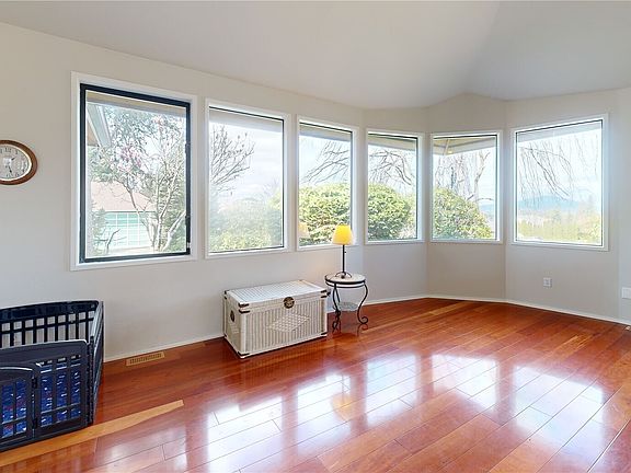3rd image of 627 N Waugh Road