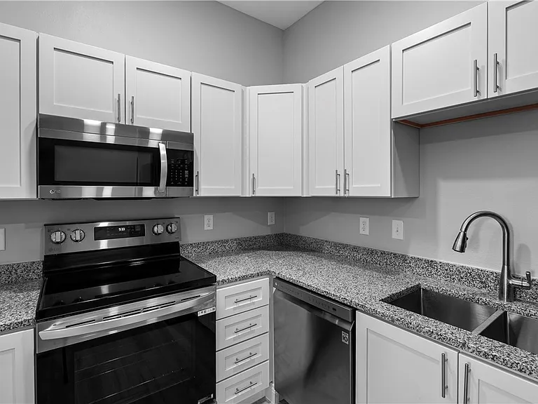 1801 S Staples St — Photo 12