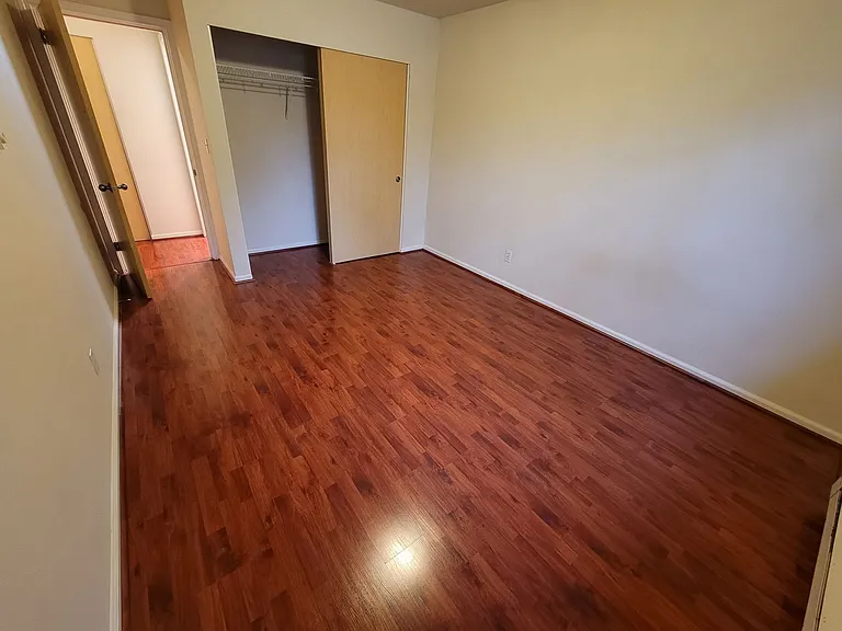 Russell/Central Park in the Heart of Ballard — Photo 100