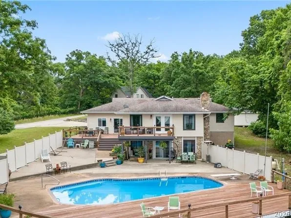 145 Owls Roost Ln, Lake Ozark, MO 65049