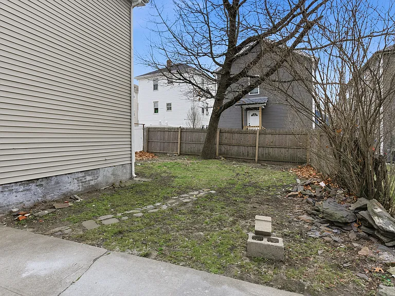 660 Public St #2 — Photo 5