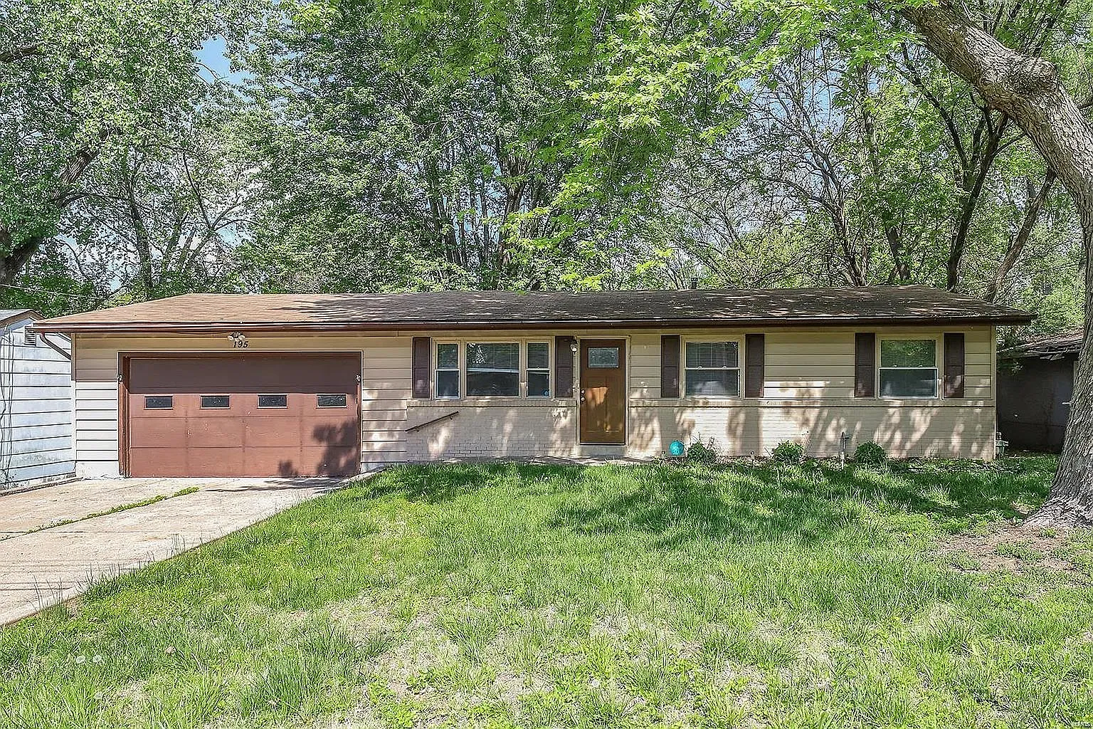 195 Bascom Dr photo 1