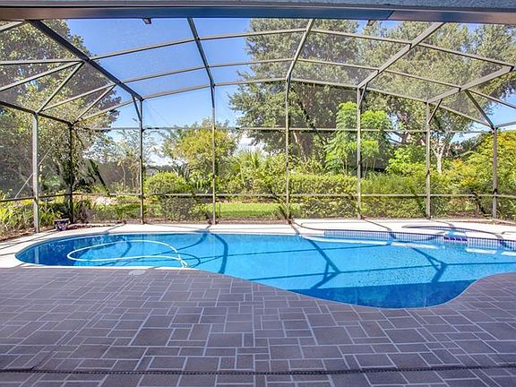 4th image of 10316 Luton Ct