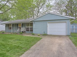 903 Scottsdale Dr, Champaign, IL
