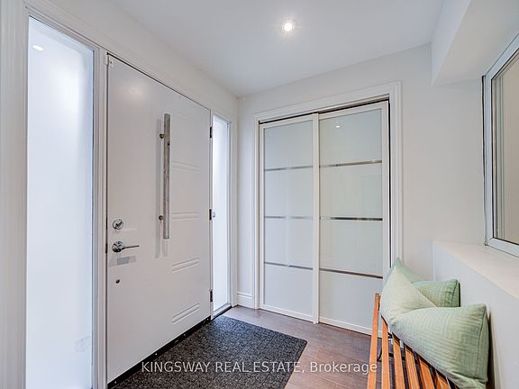3rd image of 20 Wigmore Dr
